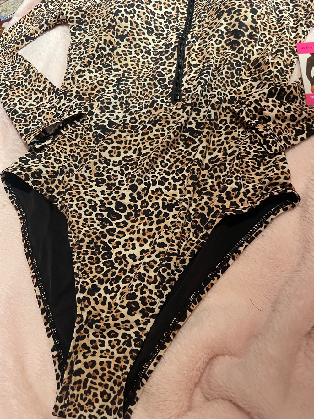 NWT Betsey Johnson
Charming Cheetah Print Long Sleeve
Scuba Zip Up Swimsuit - Picture 2 of 7